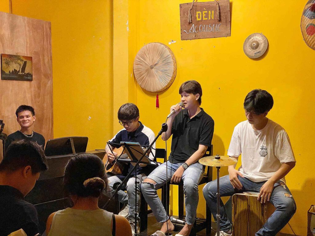 kinh-doanh-mo-hinh-cafe-acoustic-1