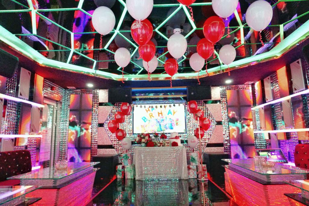to-chuc-trang-tri-tiec-sinh-nhat-tai-quan-karaoke-6