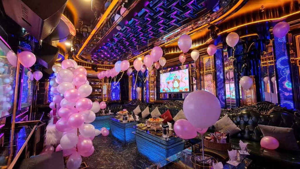 trang-tri-su-kien-sinh-nhat-mo-qaun-bar-pub-lounge-beer-club