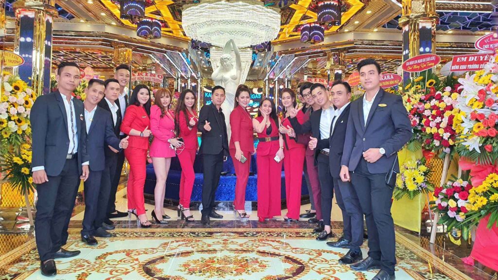 dao-tao-nhan-vien-mo-quan-bar-pub-lounge-beer-club