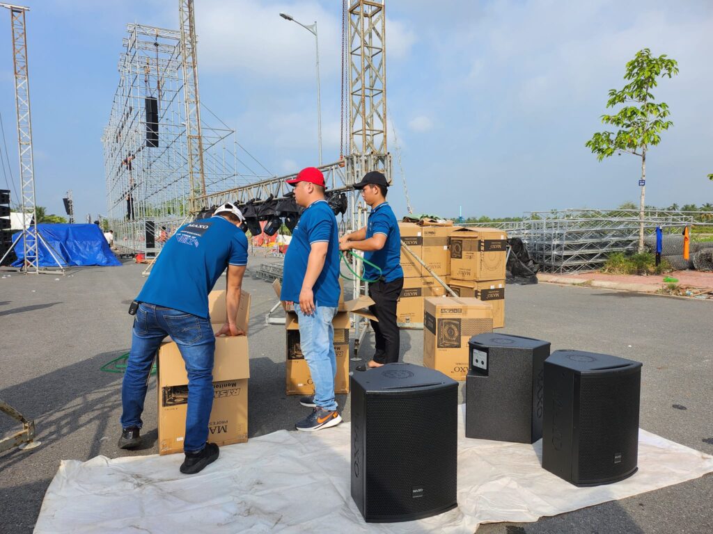 prosound-mien-tay-2022-chuan-bi-dung-san-khau-4