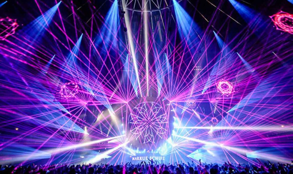 san-khau-so-sanh-giua-edm-show-va-rock-show-1