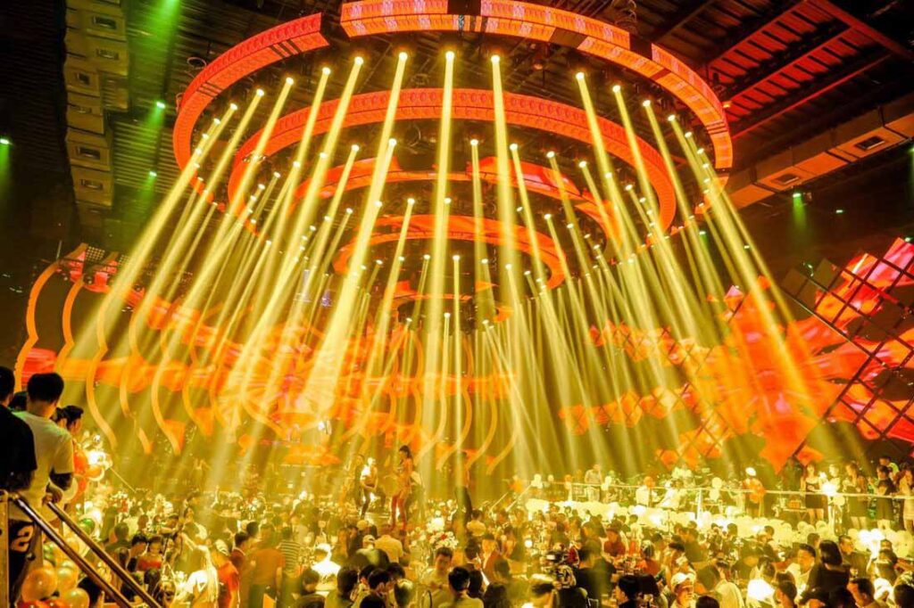 he-thong-am-thanh-anh-sang-trong-bar-beerclub-lounge-pub