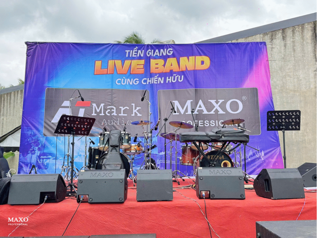 tien-giang-liveband-cung-chien-huu-hinh-thuc-te-42